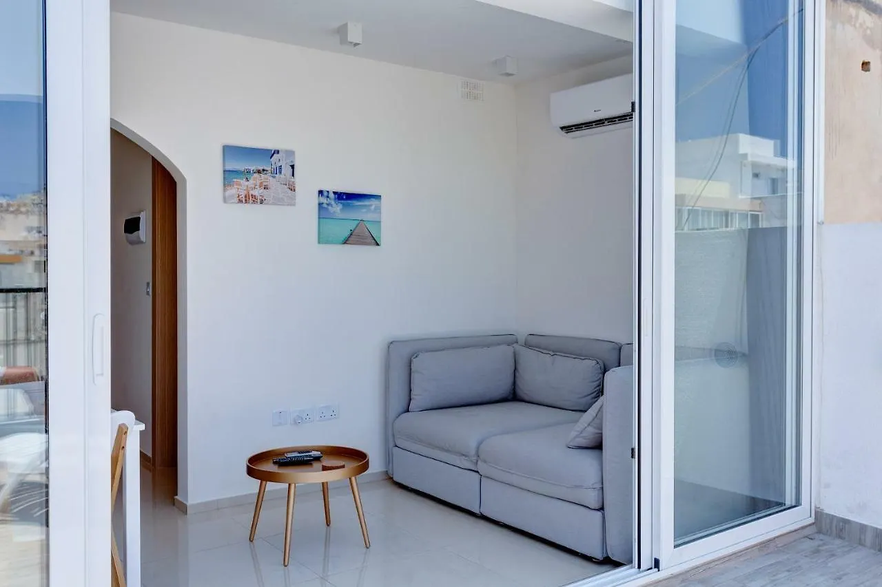 Cosy 1Br Penthouse With Terrace, Great Location Apartment Gzira 0*,  Malta
