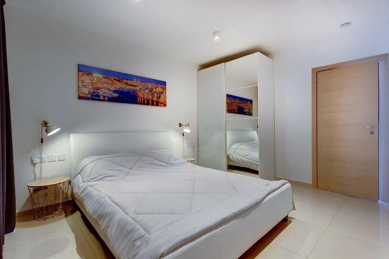 Cosy 1Br Penthouse With Terrace, Great Location Apartment Gzira