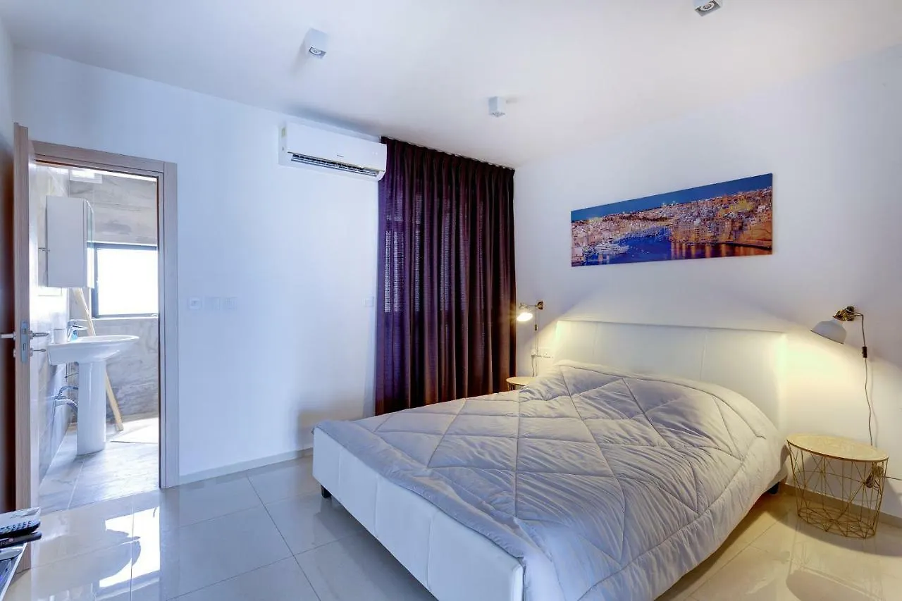 Cosy 1Br Penthouse With Terrace, Great Location Apartment Gzira