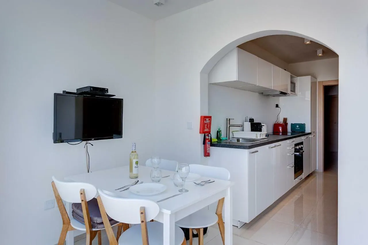 Cosy 1Br Penthouse With Terrace, Great Location Apartment Gzira